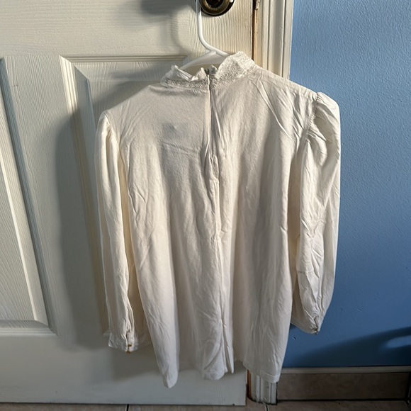 White dress shirt - Picture 2 of 5